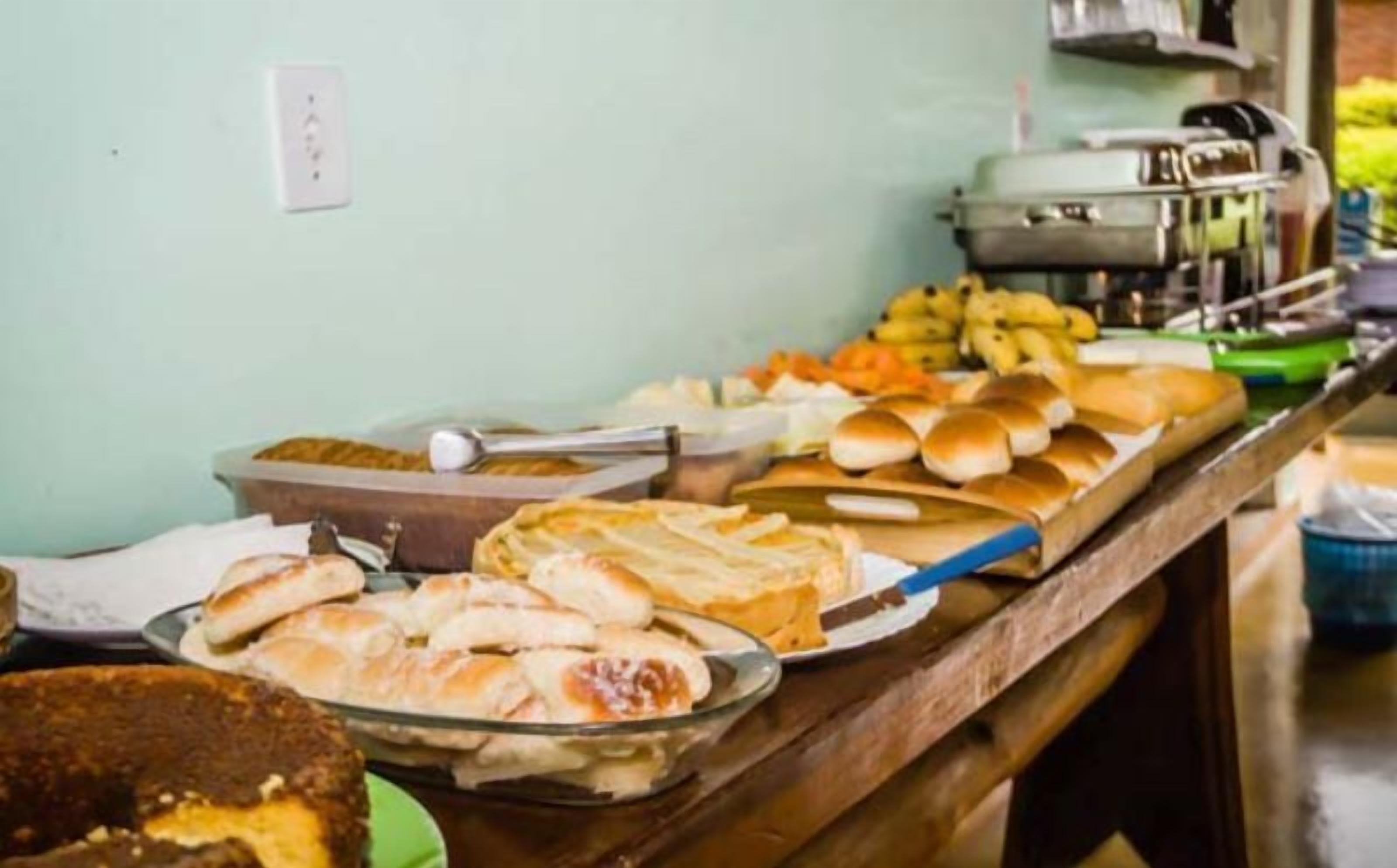 包含每日自助早餐