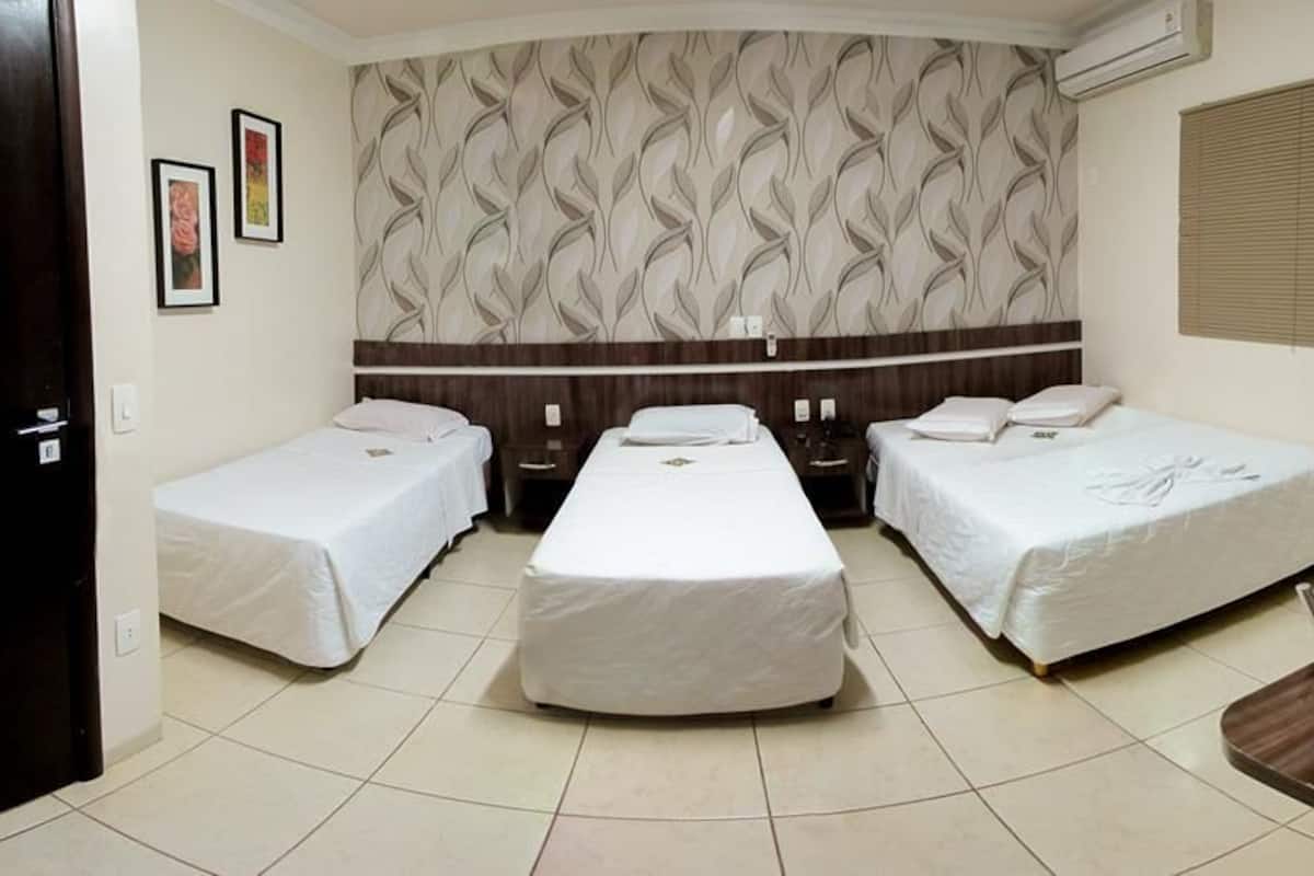 executive room | 1 bedroom, minibar, desk, iron/ironing board