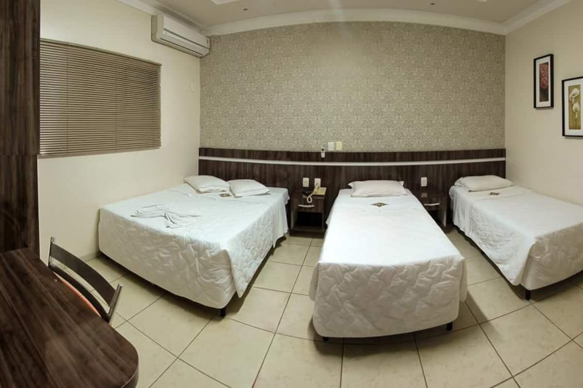 executive room | 1 bedroom, minibar, desk, iron/ironing board