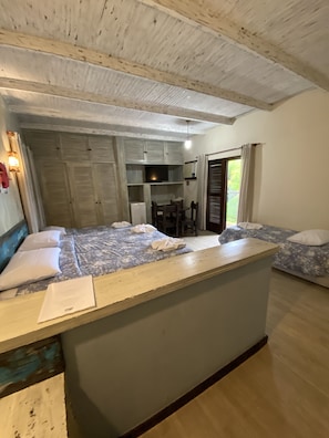 Quadruple Room | Minibar, in-room safe, blackout drapes, iron/ironing board - Palace Hotel Angra (Angra dos Reis)