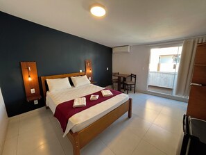 Basic-Doppelzimmer (With Air Conditioning) | Minibar, kostenloses WLAN, Bettwäsche