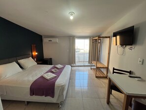 Quarto Duplo com ar condicionado | Frigobar, Wi-Fi de cortesia, roupa de cama