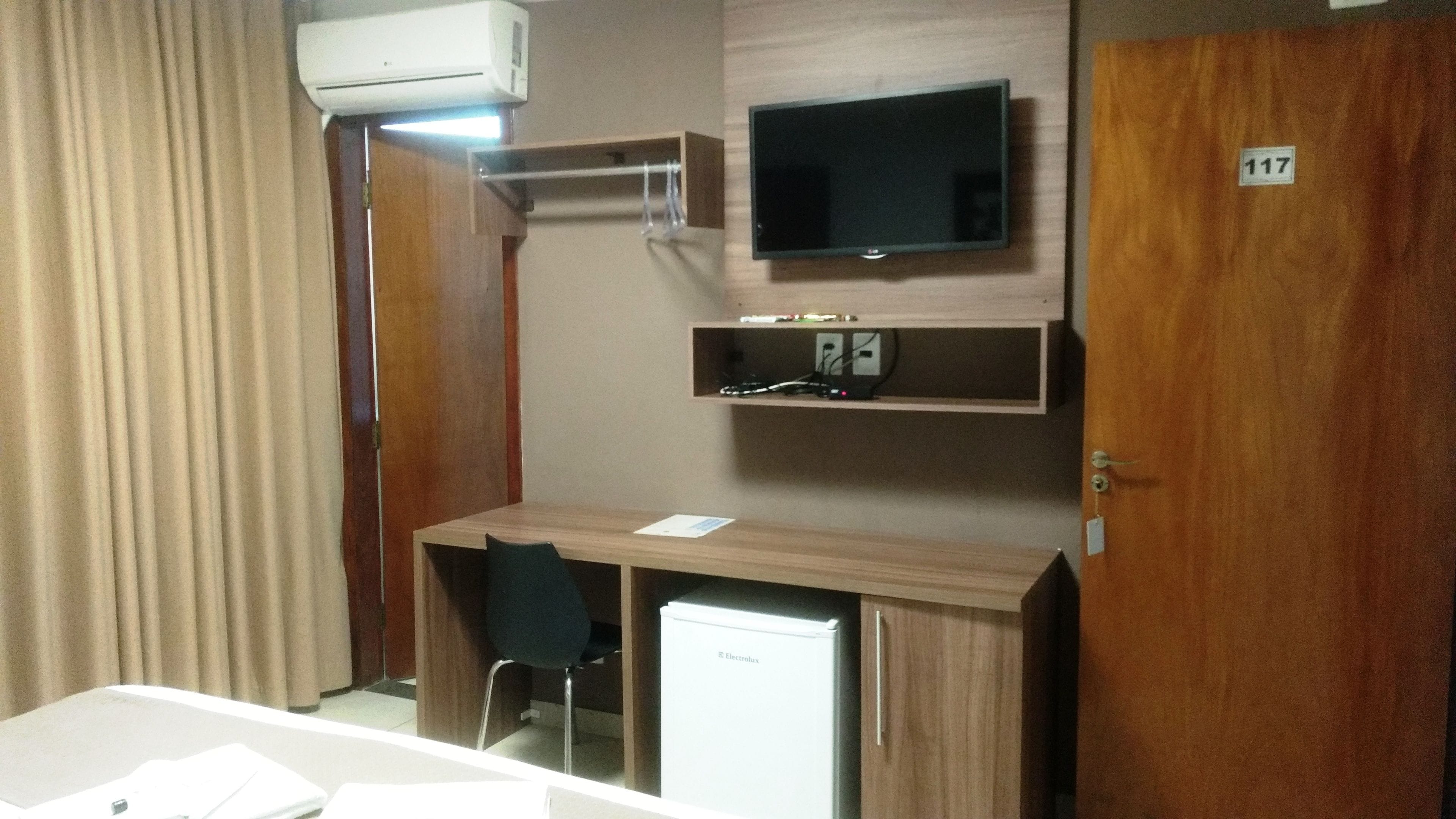 standard single room | minibar, blackout curtains, iron/ironing board, free cots/infant beds