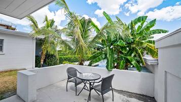 One Bedroom Bayview | Terrace/patio