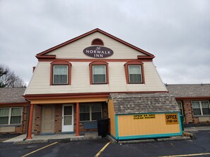 Exterior - Norwalk Inn (Norwalk)