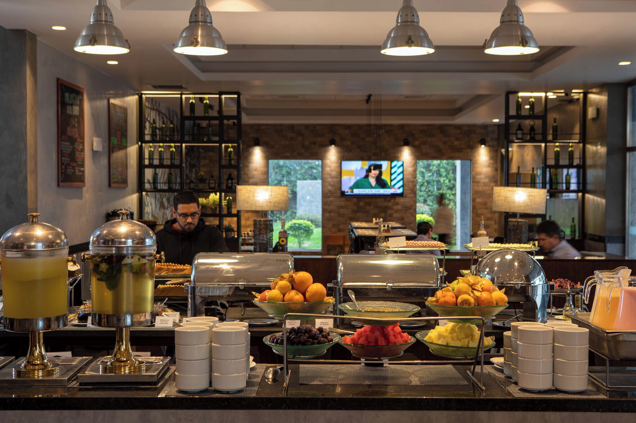 Esmorzar diari d'estil bufet (16 USD per persona) 