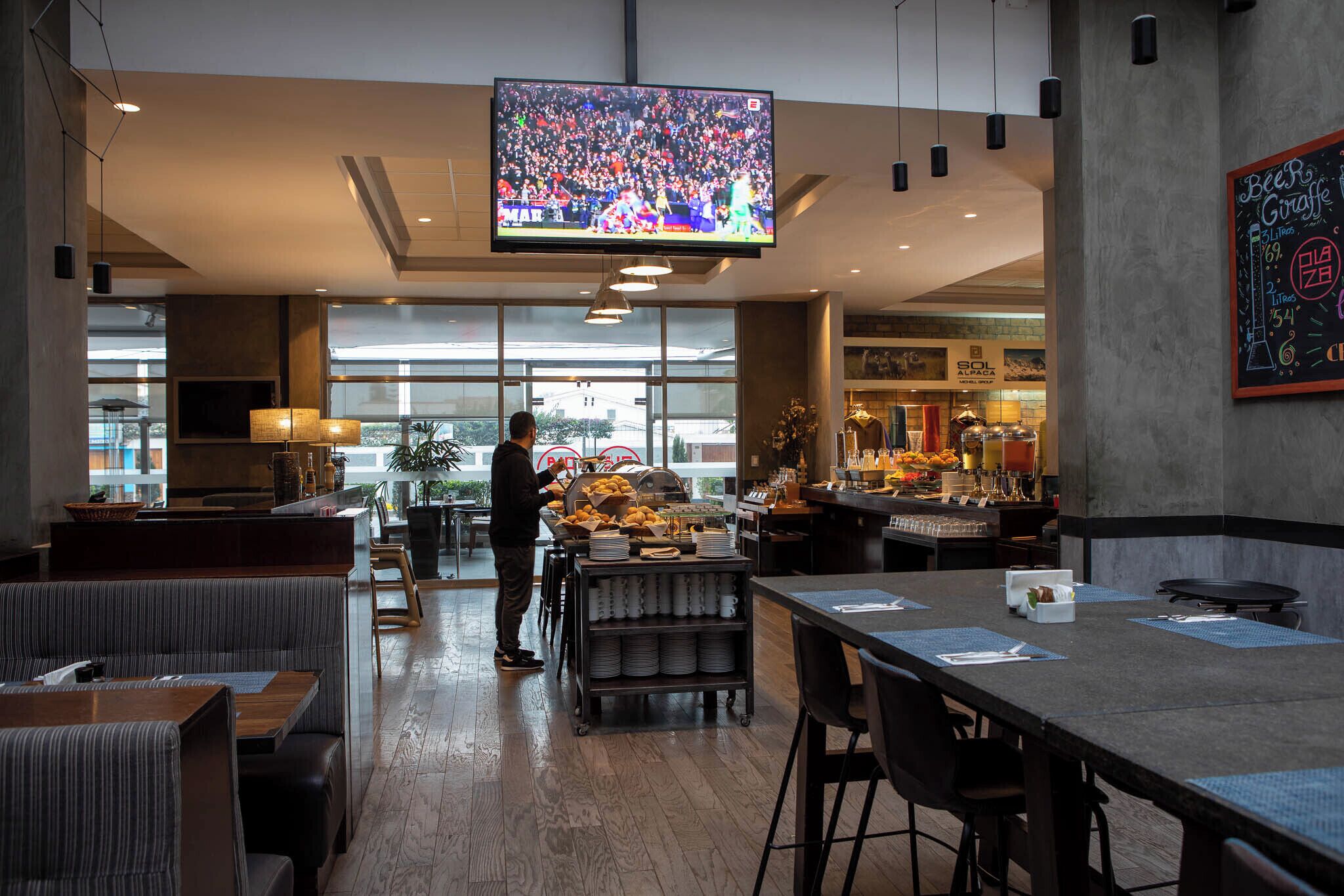 Tägliches Frühstücksbuffet (16 USD pro Person)