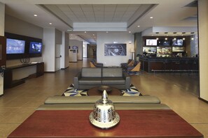 Lobby sitting area - Casa Andina Select Tacna (Tacna)