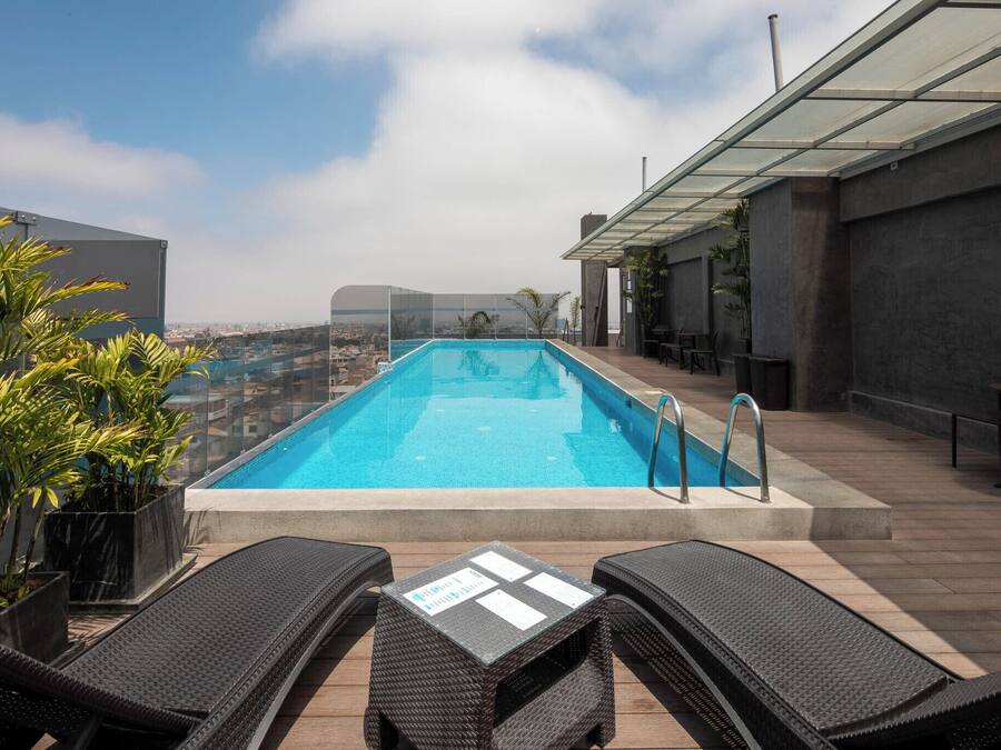 Outdoor pool, pool loungers