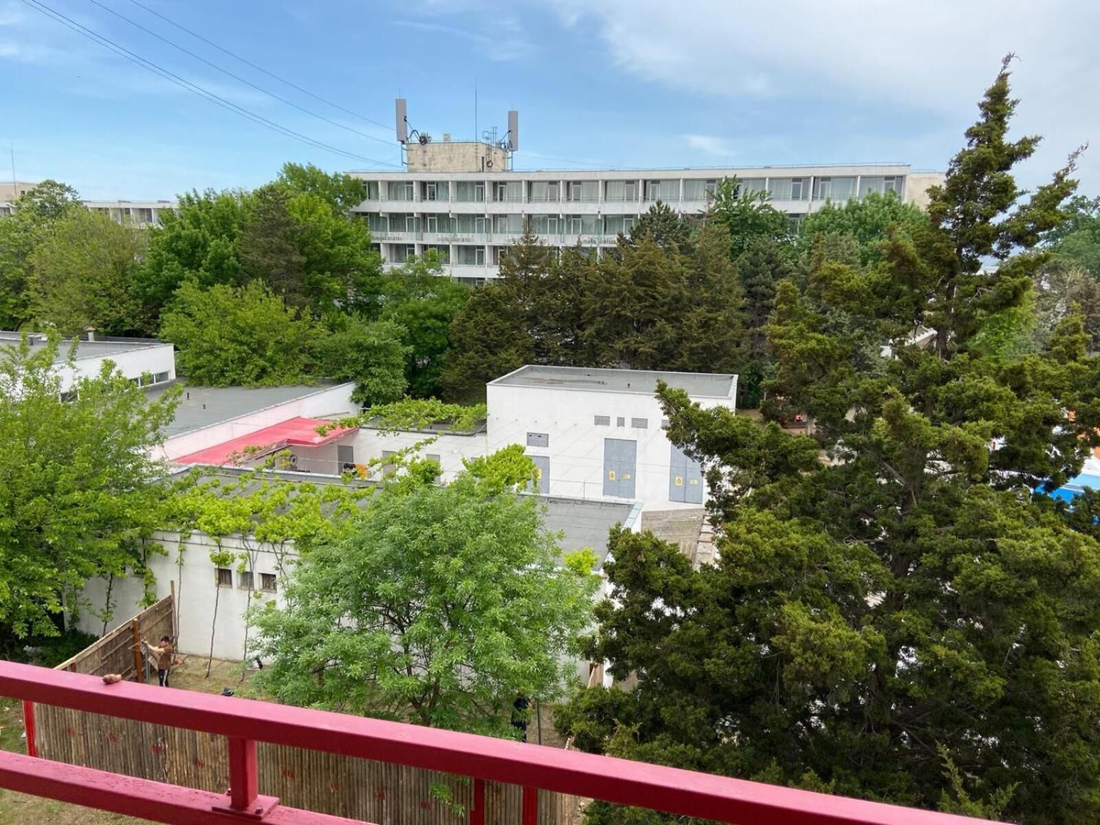 المنطقة المحيطة بالمنشأة