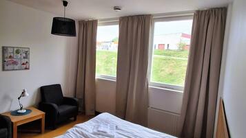 Familienzimmer | Kostenlose Babybetten, Zustellbetten, kostenloses WLAN, Bettwäsche