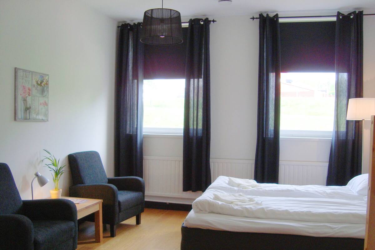Family Room | Free cots/infant beds, rollaway beds, free WiFi, bed sheets