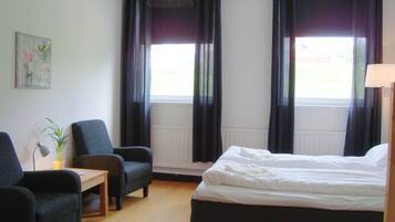 Family Room | Free cribs/infant beds, rollaway beds, free WiFi, bed sheets