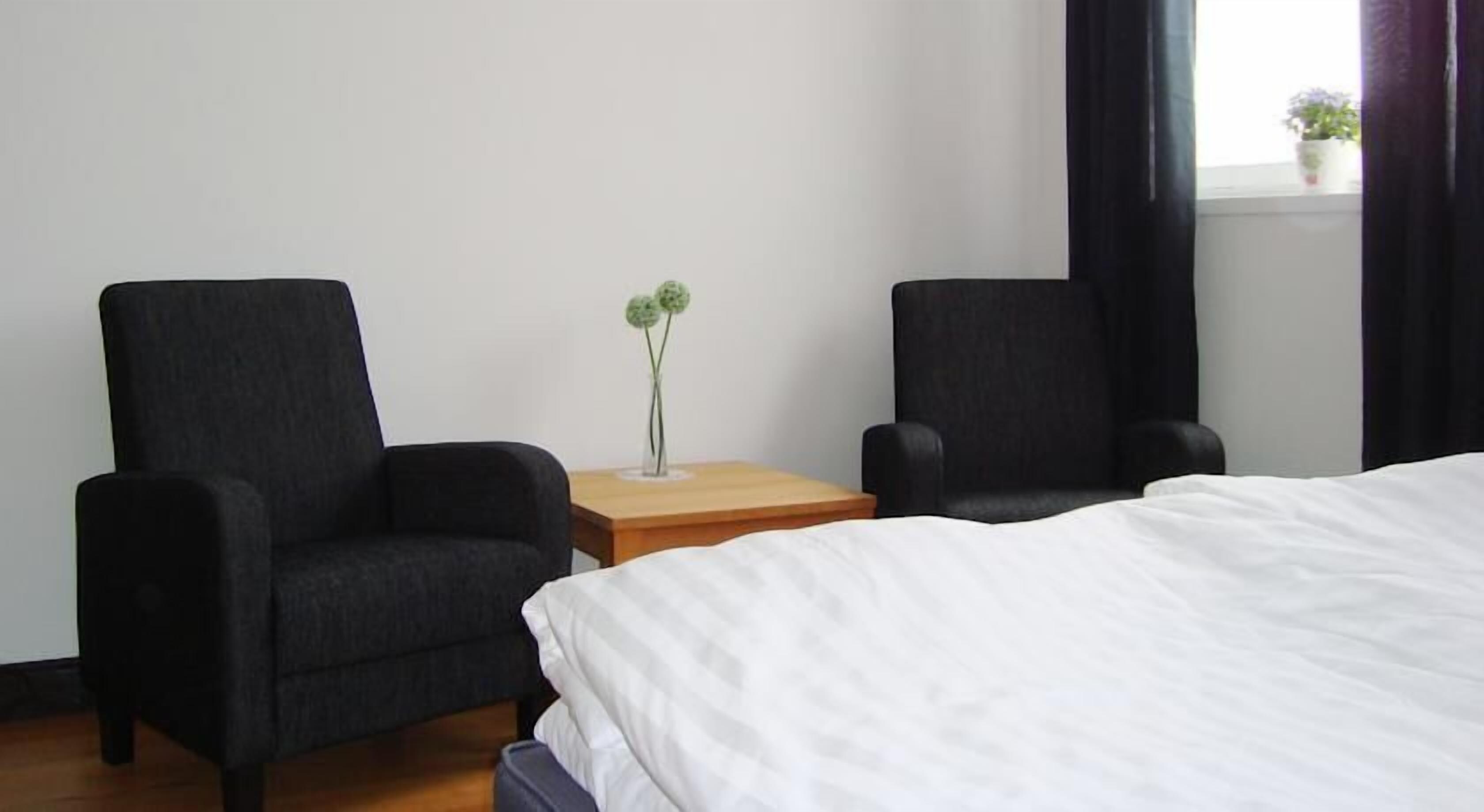 Double Room | Free cribs/infant beds, rollaway beds, free WiFi, bed sheets
