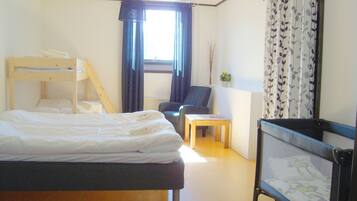 Family Room | Free cots/infant beds, rollaway beds, free WiFi, bed sheets