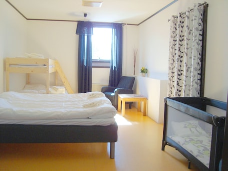 Cunas gratuitas, camas plegables/adicionales y wifi gratis . Vimmerby Bed & Breakfast