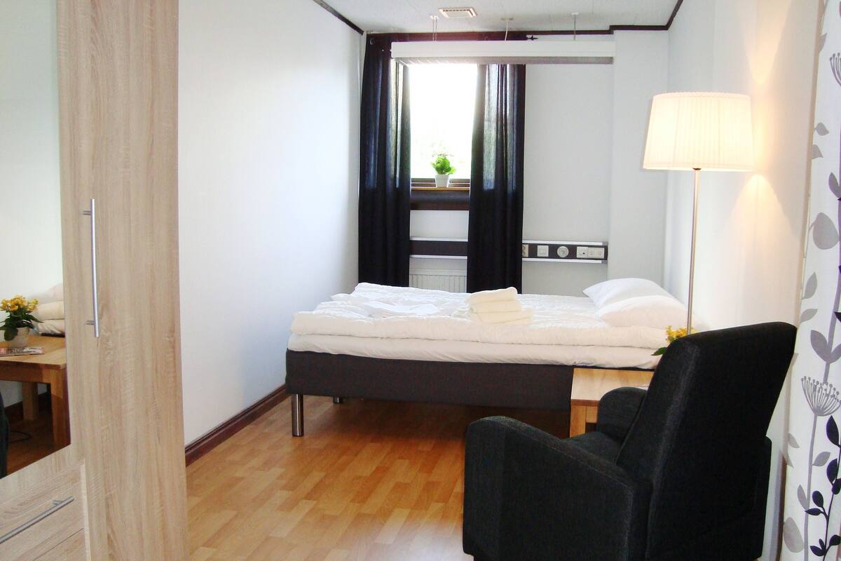 Double Room | Free cots/infant beds, rollaway beds, free WiFi, bed sheets