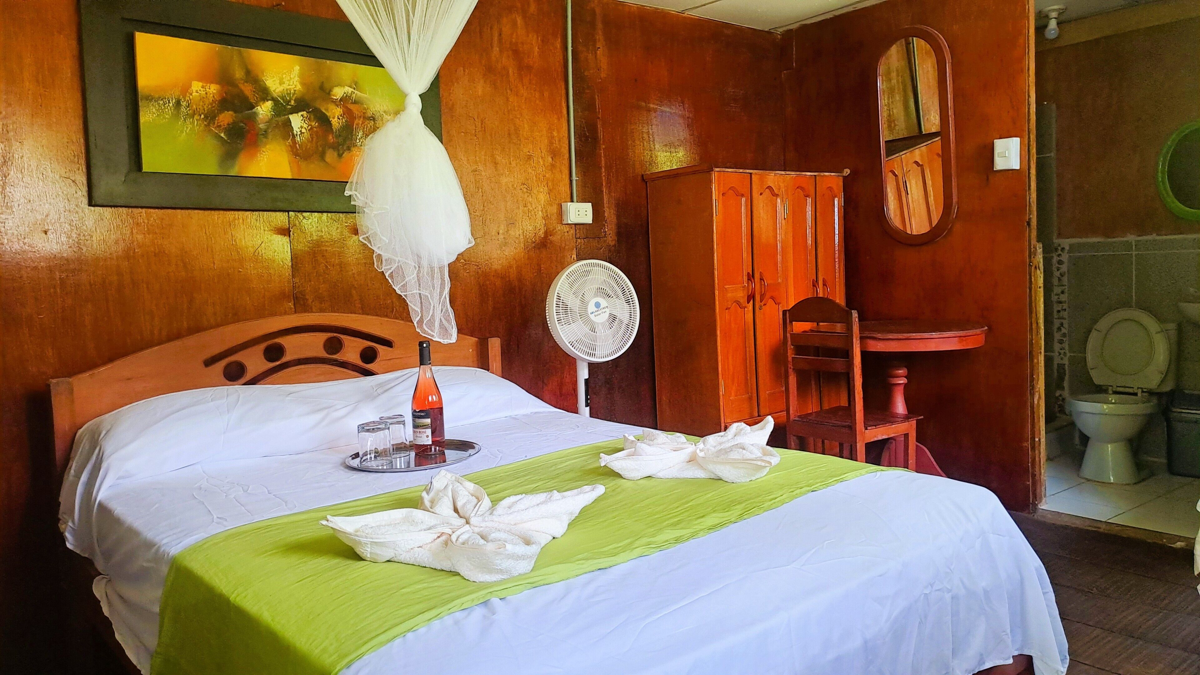 Chambre Double, patio, vue fleuve