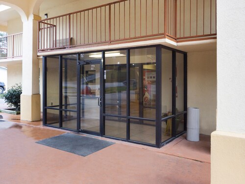 Days Inn & Suites by Wyndham Brewton