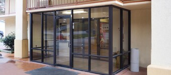 Days Inn & Suites by Wyndham Brewton