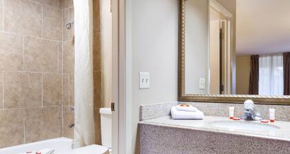 Days Inn & Suites by Wyndham Brewton