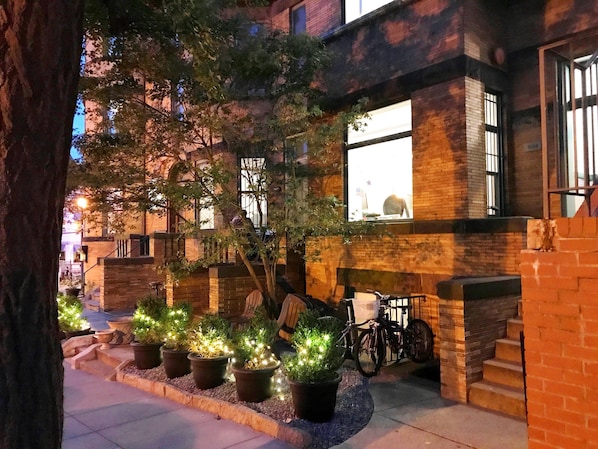 Front of property - evening/night - HighRoad Washington DC (Washington)