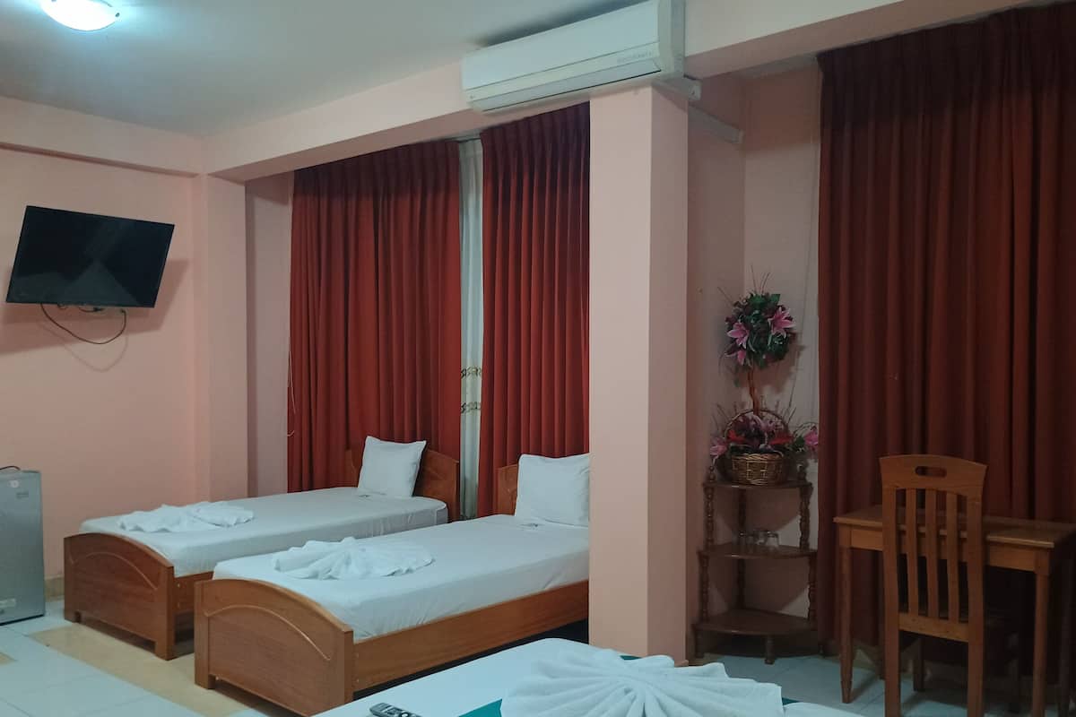 Quadruple Room, Garden View
