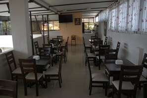 Desayuno completo incluido todos los días 