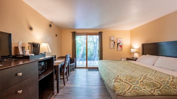 Room, 1 King Bed (Back) | Room amenity