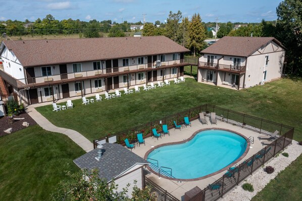 Outdoor pool, sun loungers