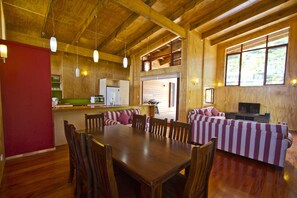 Living area - Paradise Holiday Homes Rarotonga (Rarotonga)