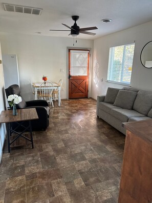 Classic Suite | Memory foam beds, desk, laptop workspace, blackout drapes - Brownsville Motel (Brownsville)