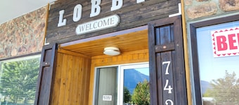 Pemberton Hotel