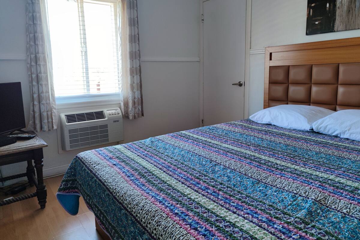 Double Room, 1 Double Bed | Desk, free cribs/infant beds, free WiFi, bed sheets