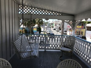 Terrace/patio - Cedar Inn (Cedar Key)