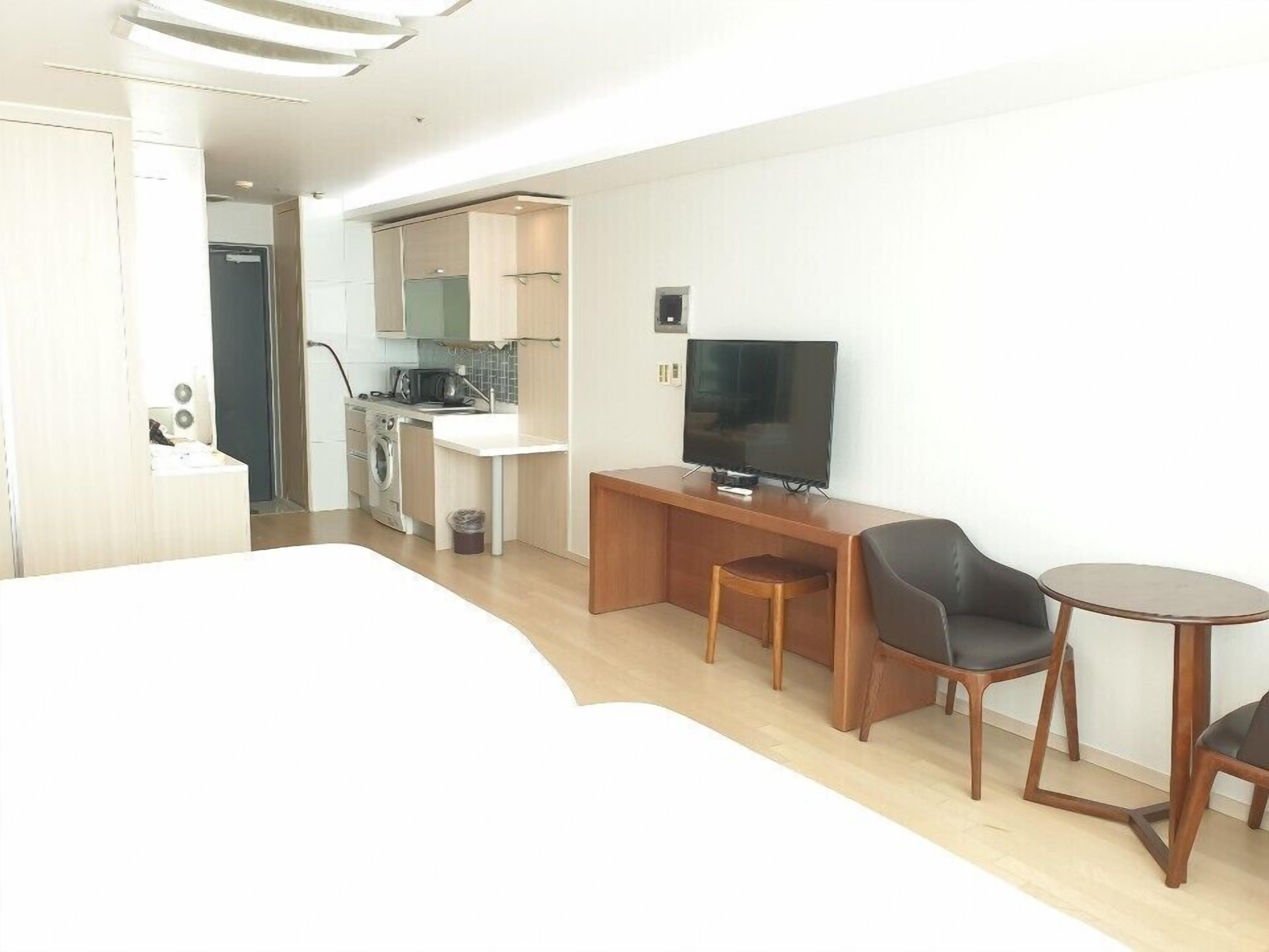 premium bedding, down duvets, individually decorated, blackout curtains