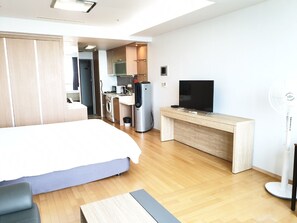 Double Room | Premium bedding, down duvets, individually decorated, blackout curtains - Goodday Airtel (Incheon)
