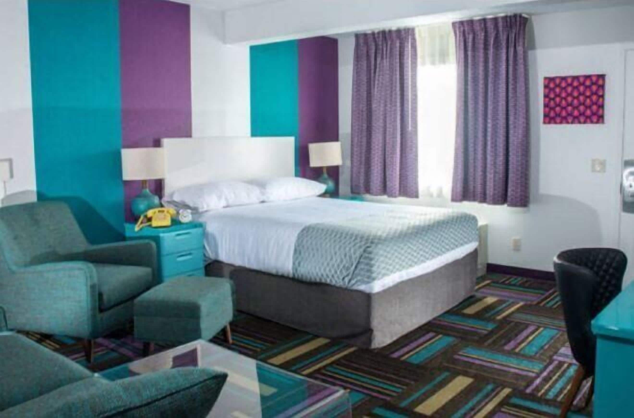 Ropa de cama de alta calidad, escritorio y cortinas blackout 