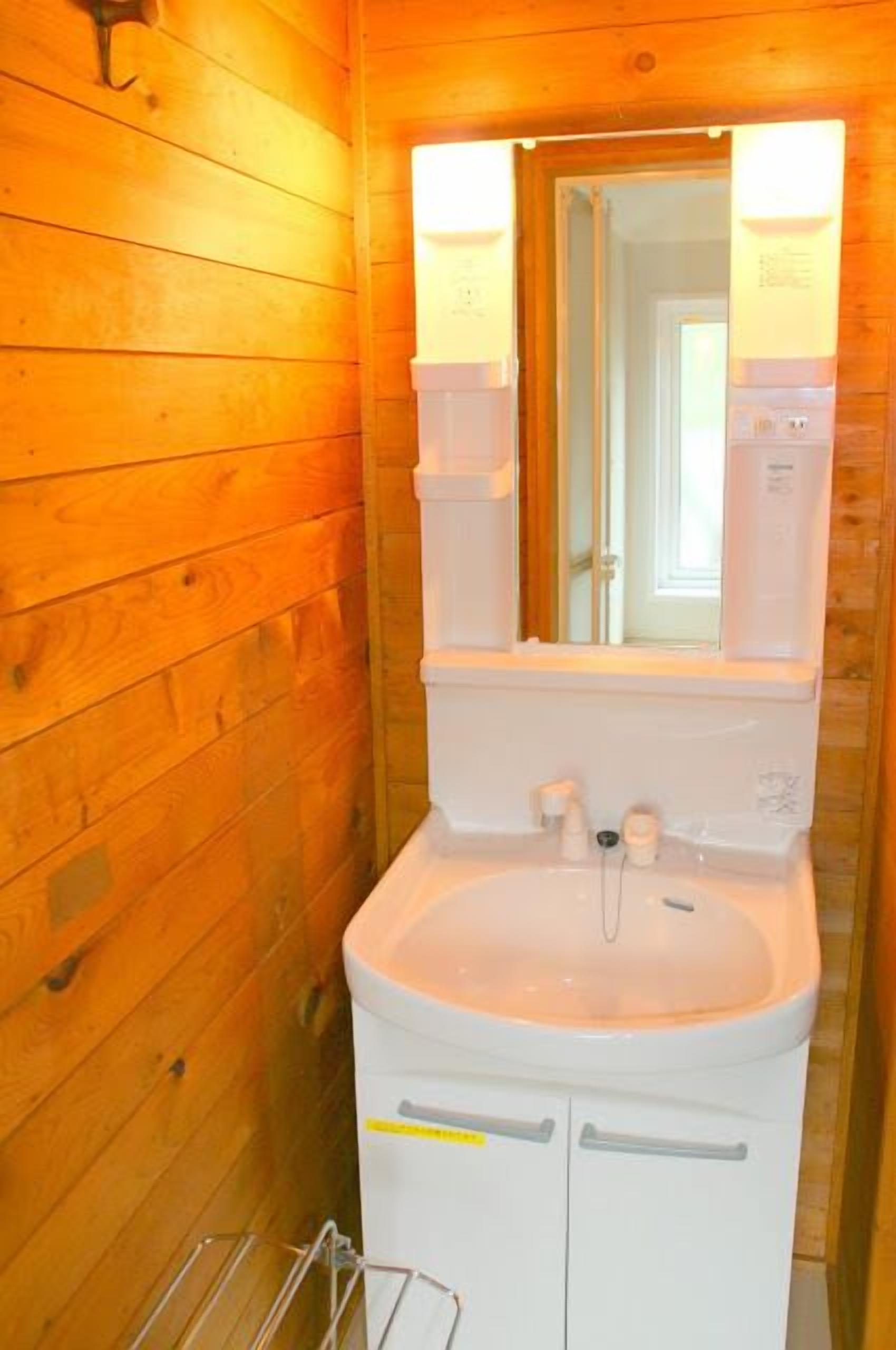 Wastafel kamar mandi