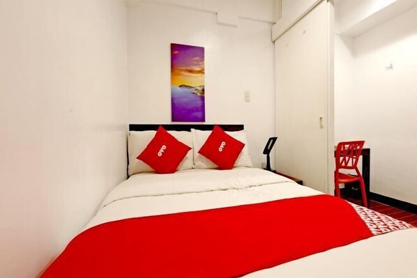 Escritorio, camas extra, wifi gratis y ropa de cama 