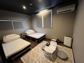 Triple Room | Down comforters, free WiFi, bed sheets - Hostel&Information SAMURISE (Fujikawaguchiko)
