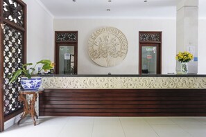 Interior entrance - Puri Mango Hotel (Denpasar)
