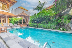 Outdoor pool - Puri Mango Hotel (Denpasar)