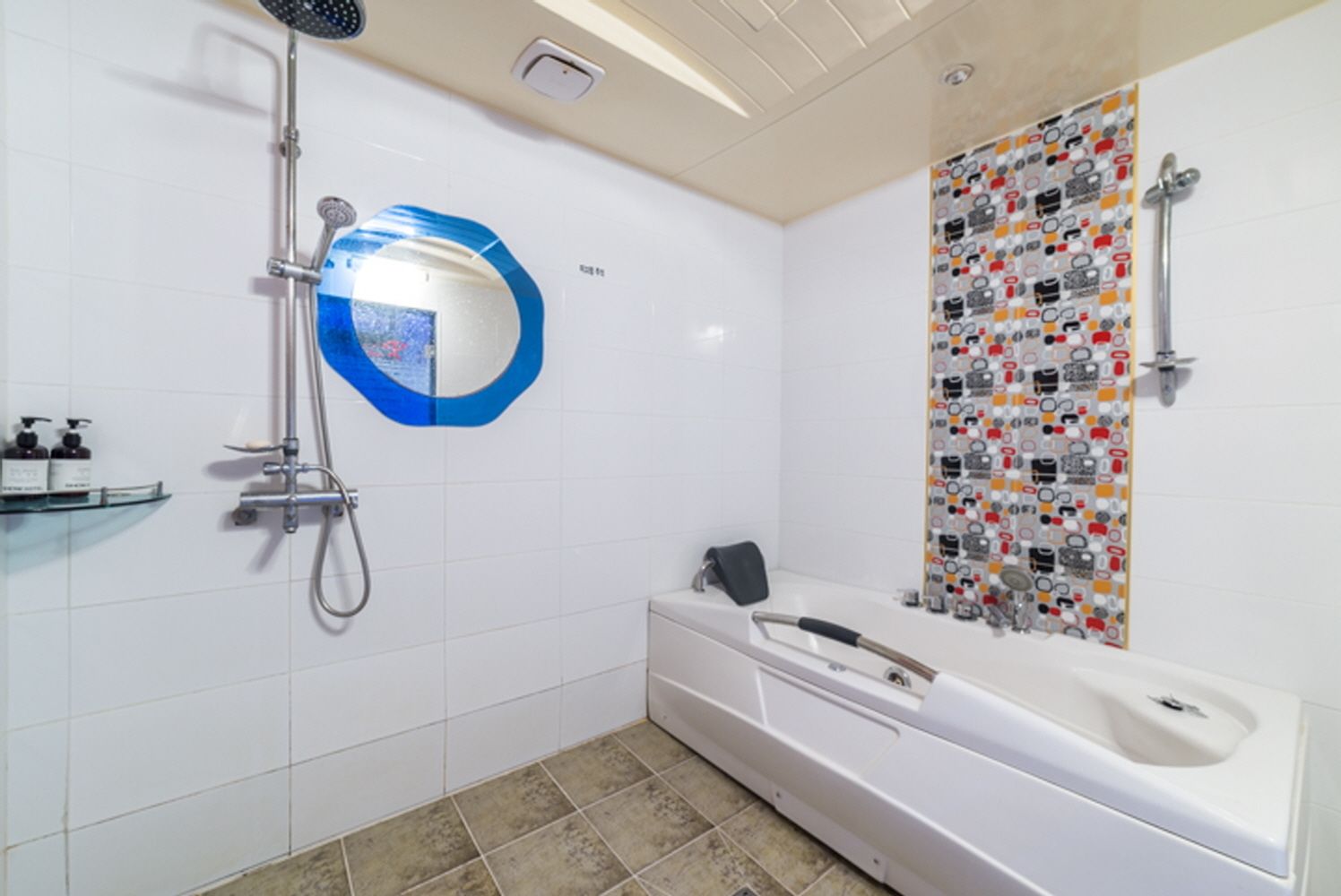 Ensemble douche/baignoire, baignoire à jets