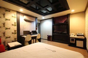 Soundproofing, free WiFi - Show Hotel (Busan)