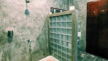 Free toiletries, towels