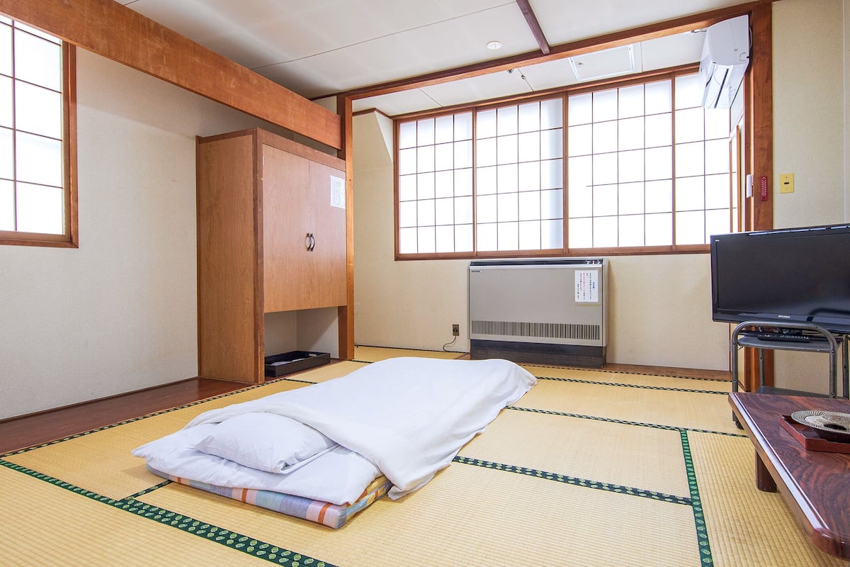 Down comforters, iron/ironing board, free WiFi