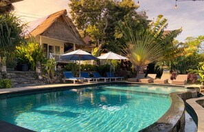 Outdoor pool - The Dafish Ceningan (Ceningan Island)