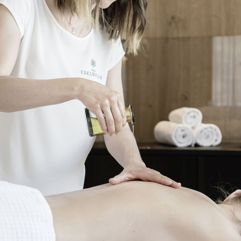 Couples treatment rooms, sauna, hot tub, steam room, Turkish bath