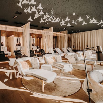 Couples treatment rooms, sauna, hot tub, steam room, Turkish bath